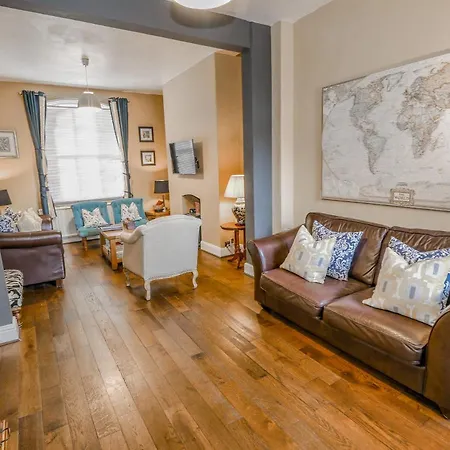 The Townhouse بيت للعطل يورك